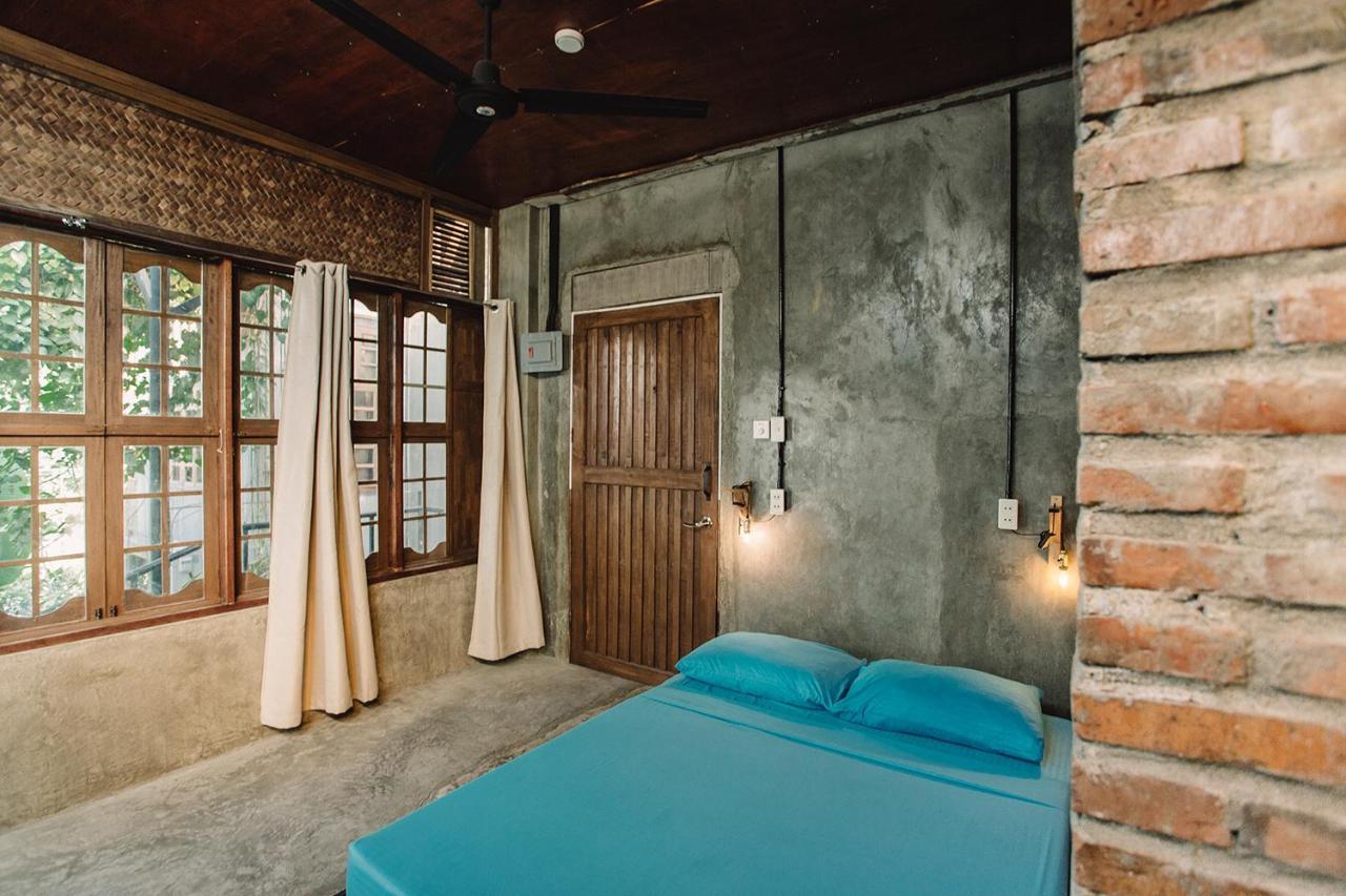 The Flying Fish Hostel Dumaguete City Exterior foto
